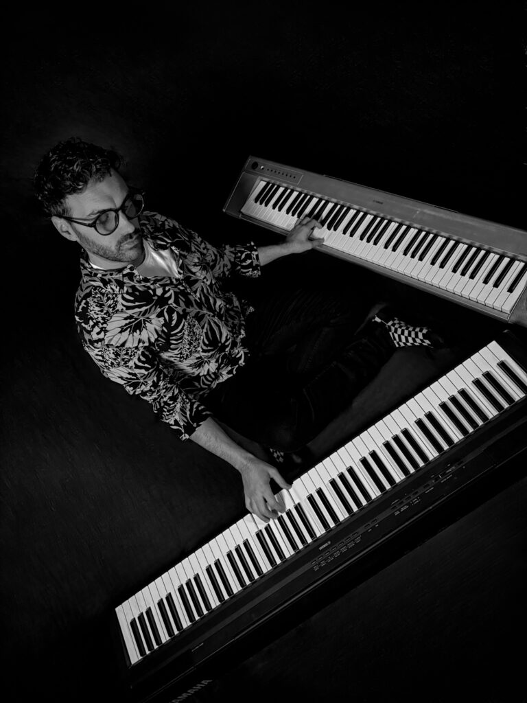 Germán Coppola, musico y compositor argentino, pianista, cantante